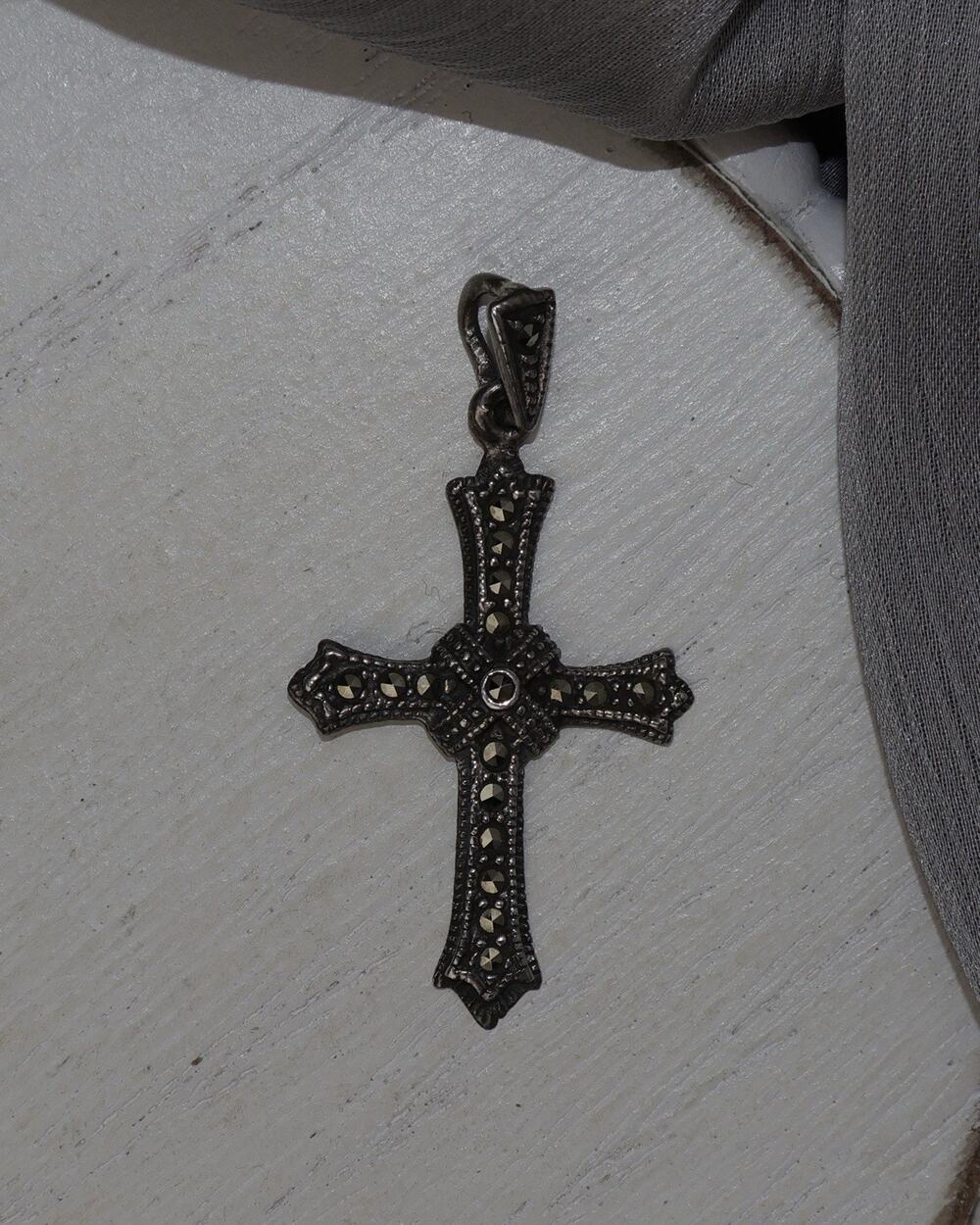 Vintage Sterling Silver Marcasite Cross Pendant 2.2G /1.5in